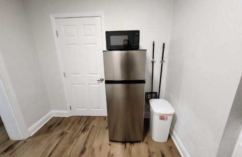 Old Seminole Heights House | Comfy Suite in Tampa