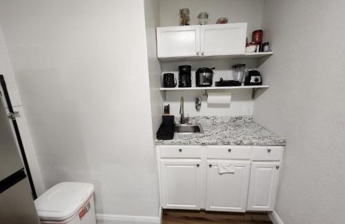 Old Seminole Heights House | Comfy Suite in Tampa