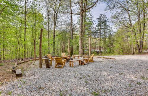 Taswell House | Comfy Taswell Cabin Rental - Community Amenities!