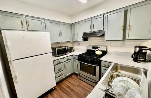Clarkston House | Comfy Town House In Clarkstonstone Mountain