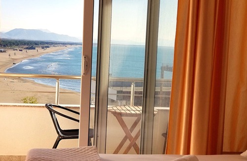 Gjerana Hotel | Comfy twin room with separated beds, double sofa bed - sea view balcony