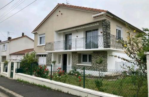 Goise-Champommier-Champclairot House | -Comme à la Maison- Jardin, Véranda, Idéal familles et Business