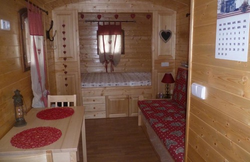Saint-Nectaire Resort | Comme Sur Des Roulottes