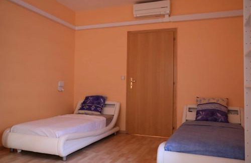 Saint-Louis Apartment | Commealamaison