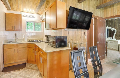 Mongaup Valley Cabin | Communal Pool & Playground: Mongaup Valley Cabin!
