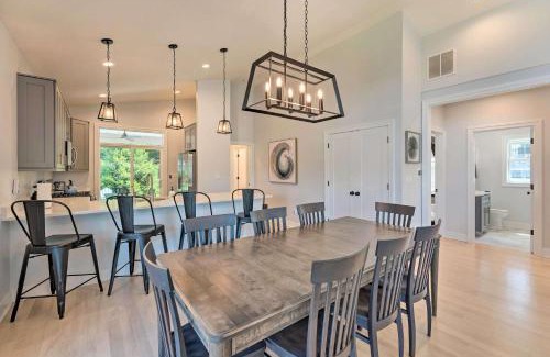 Lake Geneva House | Como Vista - Modern 5 BDR Across from Lake