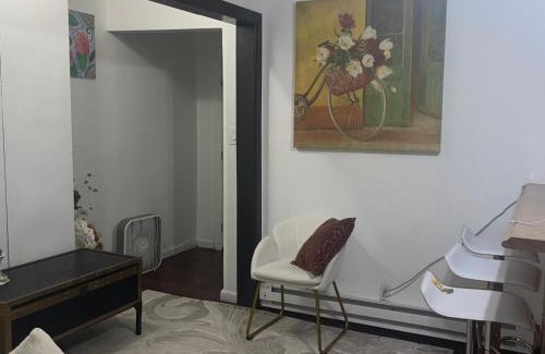 Queens Apartment | Comodo y economico Apartamento