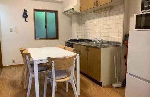 Honmachi Apartment | Compact 2DK in west Shinjuku