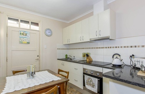 Inverloch House | Compact and Comfortable on Toorak