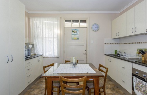 Inverloch House | Compact and Comfortable on Toorak