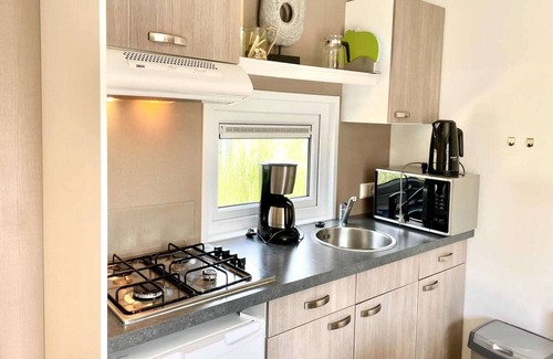 Municipality of Hellevoetsluis Ski Chalet | Compact chalet at 4.5 km. from Rockanje