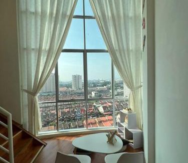Sungai Dua House | Compact Cozy Duplex Studio at Bayan Lepas