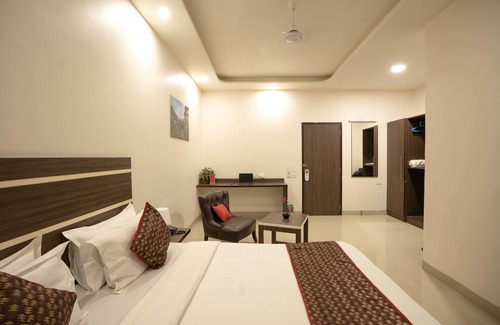 Bellandur Hotel | Compact Tea Square
