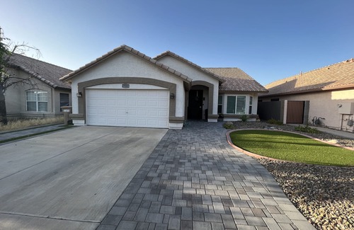 Phoenix House | compete remodeled house in very quiet neighborhood close to the cardinal stadium