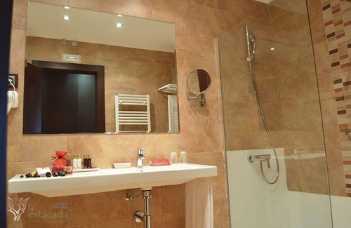 Tarancon Hotel | Complejo Enoturístico Finca La Estacada