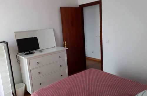 Santander Apartment | Complete apartment near the airport. Next to the English Court shopping center.