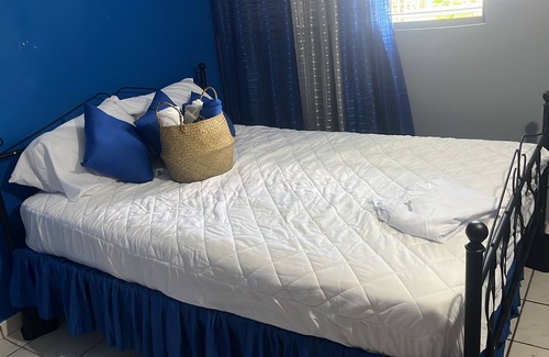 Aguadilla Pueblo House | COMPLETE HOUSE! STEPS TO SURFING, RESTAURANTS, PARKS AND SO MUCH MORE