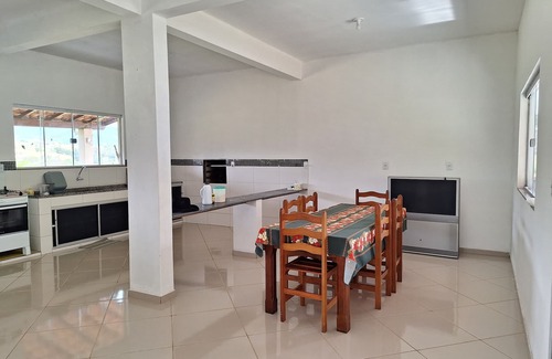 Extrema Cottage | Complete house with two barbecue grills, swimming pool, kiosk, fishing spot on site.