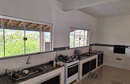 Extrema Cottage | Complete house with two barbecue grills, swimming pool, kiosk, fishing spot on site.