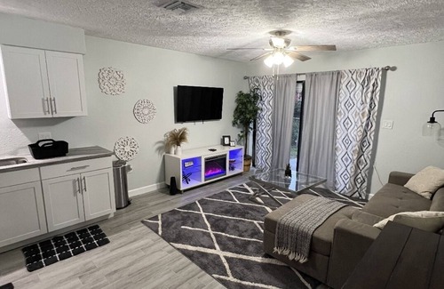 Port Richey House | Completely remodeled modern