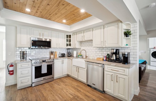 Bay Crest Park House | Completely Reno'd Luxury Canalfront Tampa Bay Home