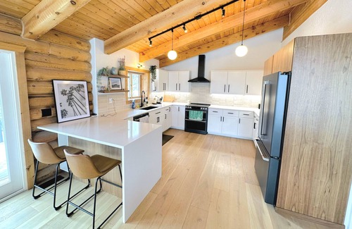 Keystone Cabin | Completely renovated, cozy modern 4BR cabin