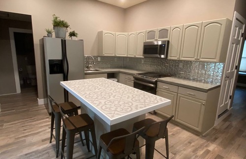 Hannibal House | Completely Renovated house 5 Minutes from downtown Hannibal Historic District.