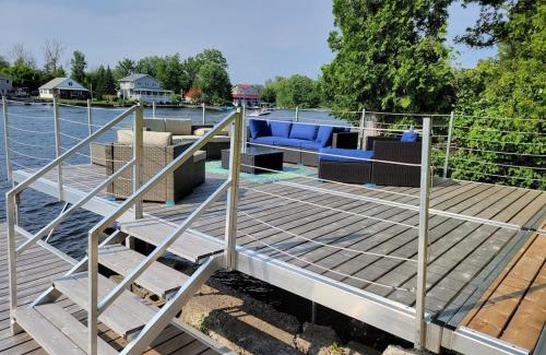 Trent Hills House | Completely renovated luxury waterfront cottage