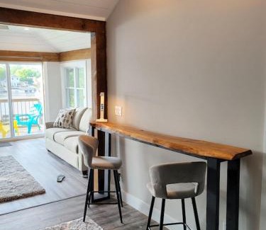 Trent Hills House | Completely renovated luxury waterfront cottage