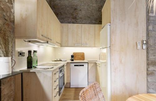 Jafre House | Completely renovated stone house in Costa Brava