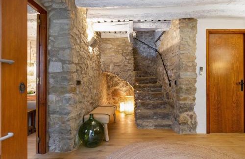 Jafre House | Completely renovated stone house in Costa Brava