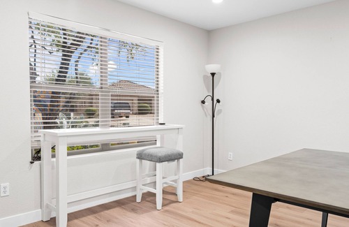 Legend Trail House | Completely Renovated 1 Level Home - 3BR / 2BA /Pool