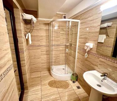 Galati House | Complex Azar
