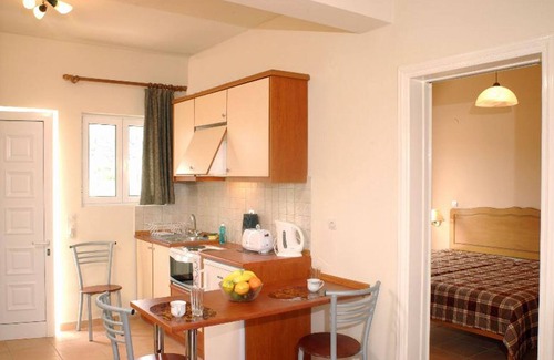 Almiros Beach Villa | Complex of Independent Maisonettes with Private Pools 250m from the virgin Beach