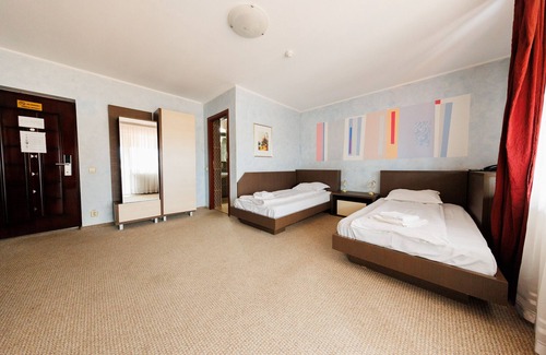 Rasnov Hotel | Complex Turistic Max International