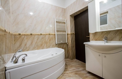 Rasnov Hotel | Complex Turistic Max International