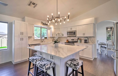 Estrella Mountain Ranch House | Complimentary Heated Pool: Goodyear Getaway!