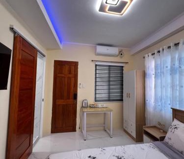 Compostela House | Compostela Guest Room #1 Terrace, Rooftop, Netflix, WiFi