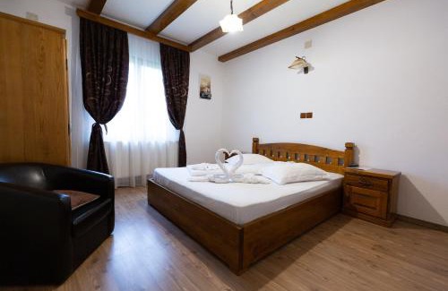 Bengesti House | CONACUL DE SUB MUNTE
