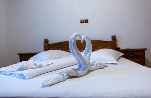 Bengesti House | CONACUL DE SUB MUNTE