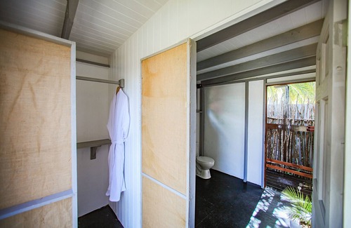 Johnson's Point Hotel | Conch Beach Cabins - Rumbus Beach