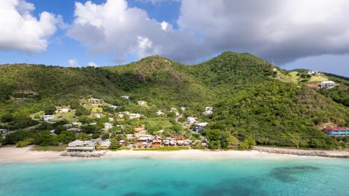 Johnson's Point Hotel | Conch Beach Cabins