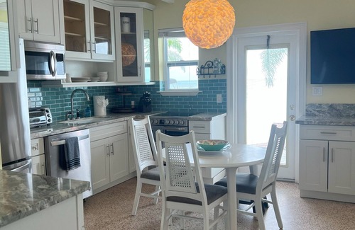 Marathon Apartment | Conch Key Villas #2. Fishing, Fun and Awesome Views all at a Great Price!
