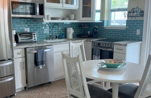 Marathon Apartment | Conch Key Villas #2. Fishing, Fun and Awesome Views all at a Great Price!