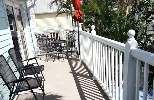 Truman Annex Condo | CONCH RETREAT Truman Annex Condo - 2 decks, pool, 2 Bikes, Free parking and WIFI