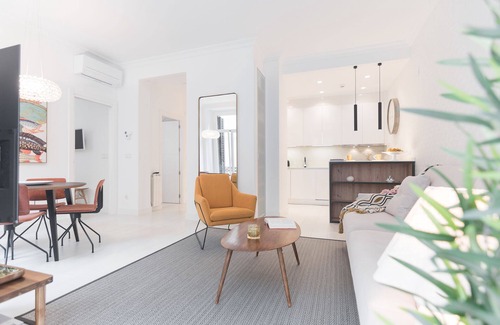 San Sebastian Centro Apartment | CONCHA CITY CENTER, FREE PARKING! Top location. Air Conditioning !