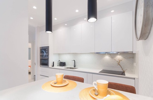 San Sebastian Centro Apartment | CONCHA CITY CENTER, FREE PARKING! Top location. Air Conditioning !