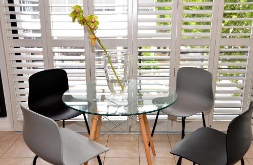Stellenbosch Central Apartment | Concord Modern Apartment in Stellenbosch