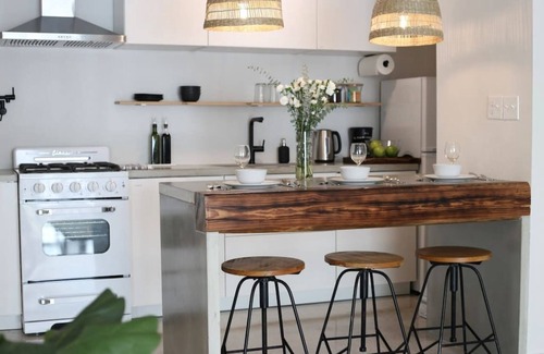 Gainesville Condo | ConCrete Suite 🪨🌿 5 Min Walk to Shands/UF