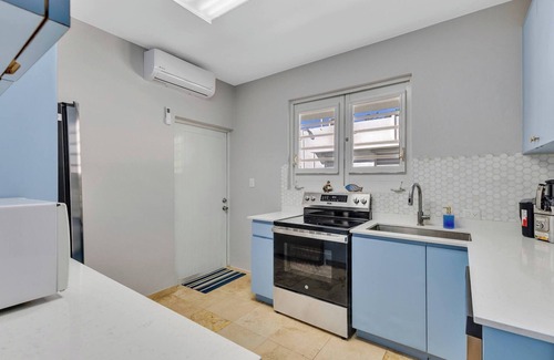 Santurce Ski Chalet | Condado Villa 4Bd 3Ba | Spa/Generator/Parking